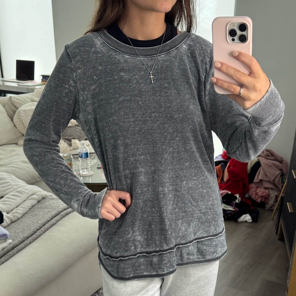 GreenTea Gray Long Sleeve Crewneck Sweatshirt S